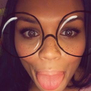 Meet your Posher, Niki